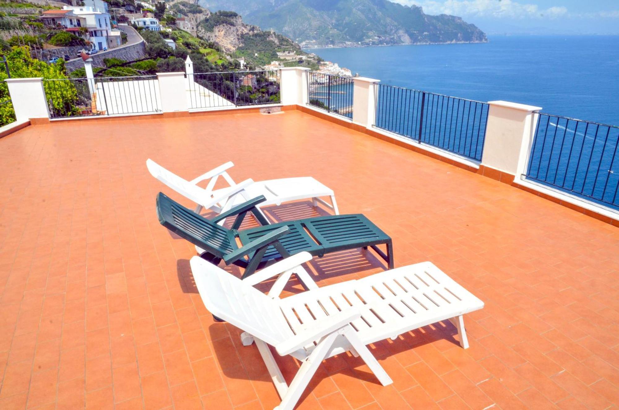 Hills Aparthotel Amalfi