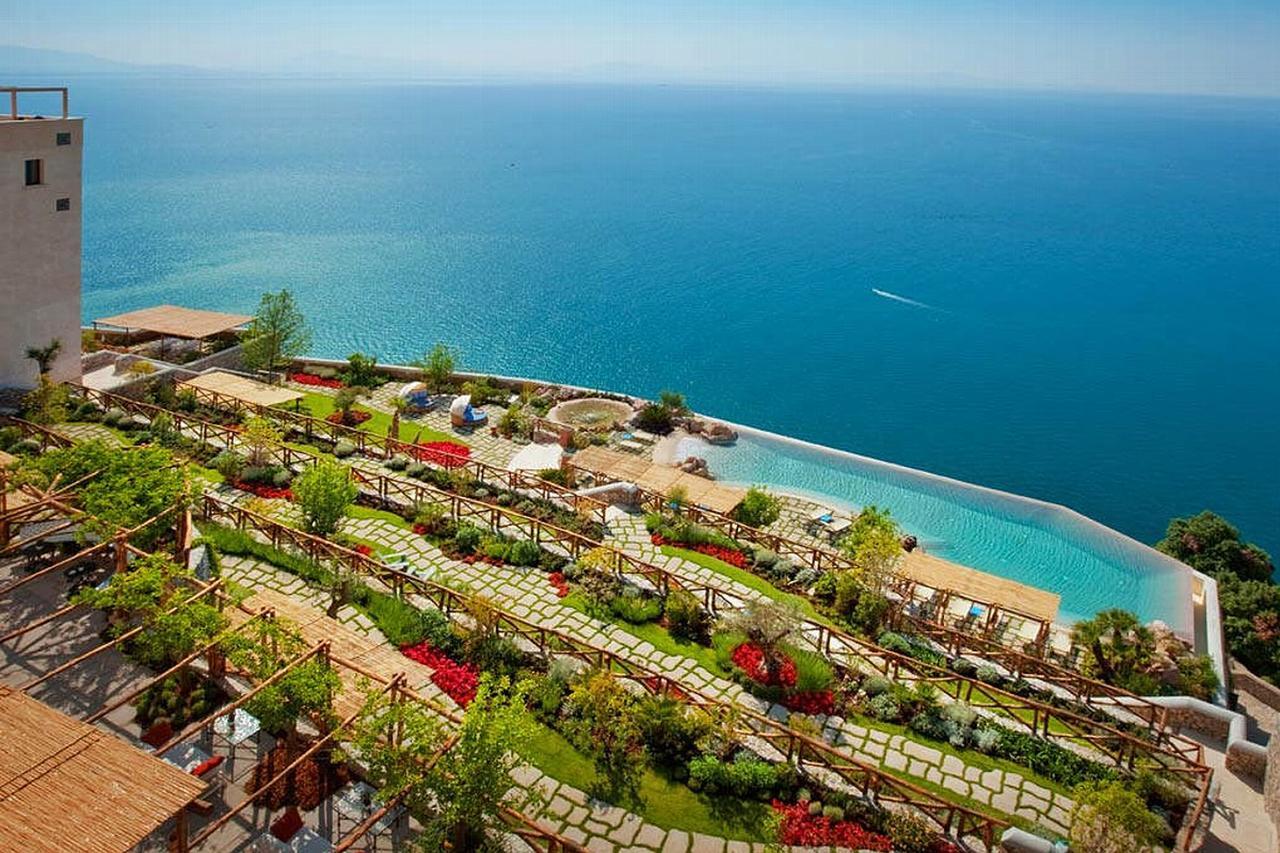 Hills Aparthotel