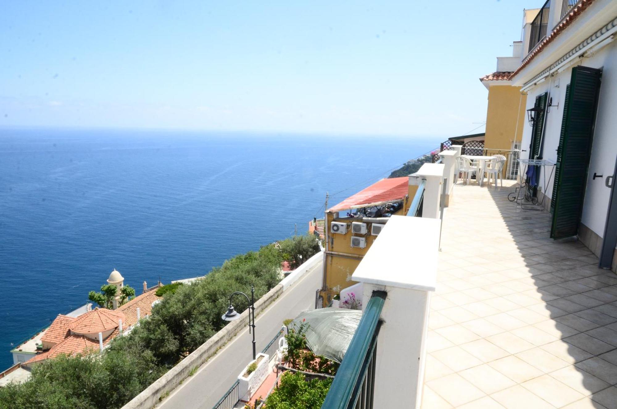 Aparthotel Hills 2*